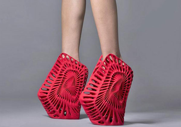 在2015米蘭設(shè)計(jì)周上亮相的5雙3D打印鞋子