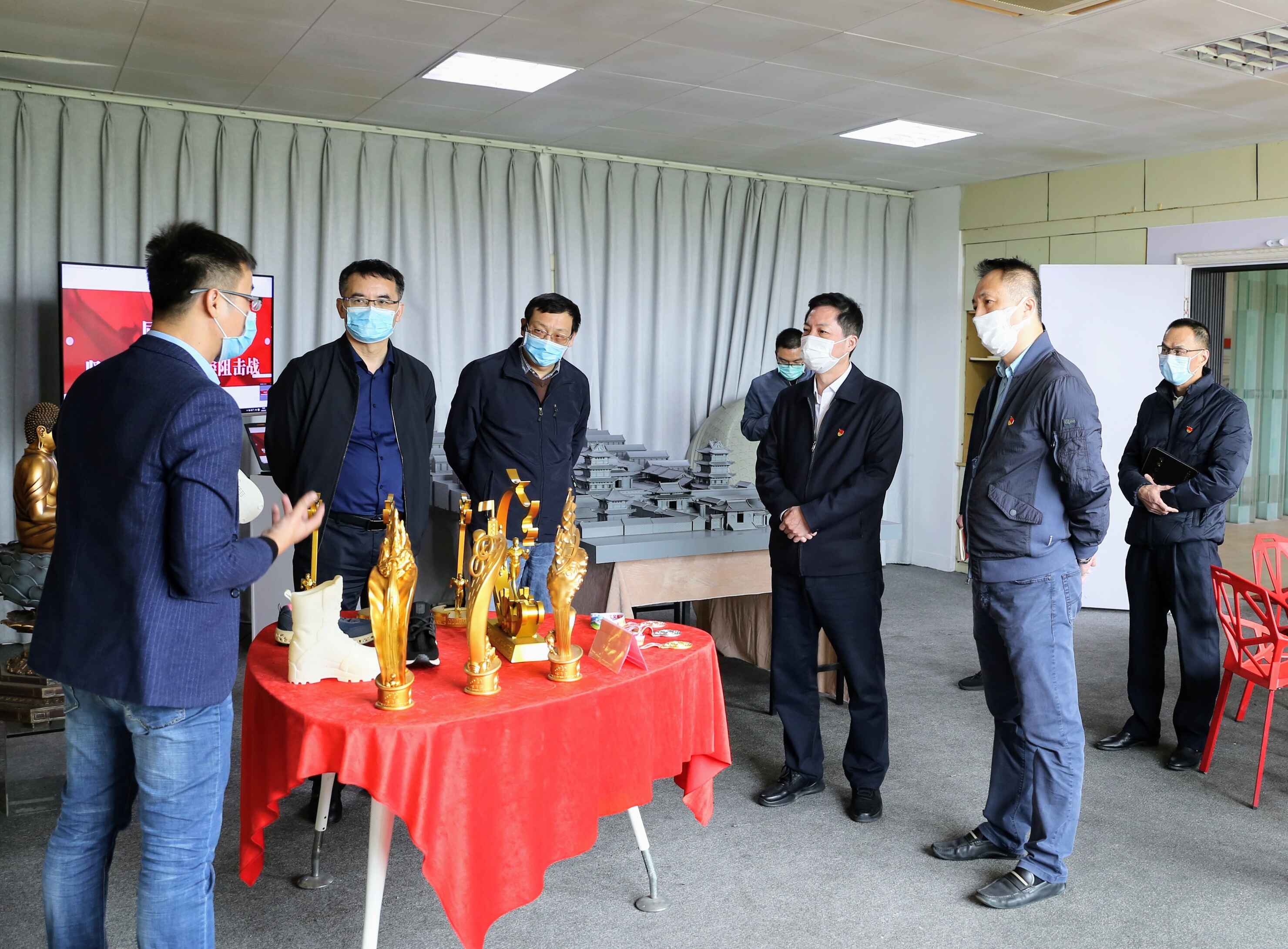 福建省生態(tài)環(huán)境廳洪平副廳長深入比鄰三維科技調研復工復產情況